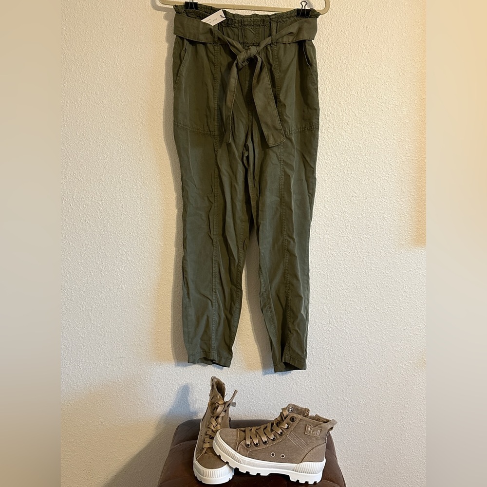 NWT Tie pants